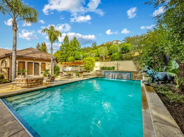 2155 Country Dr, Gilroy, CA 95020