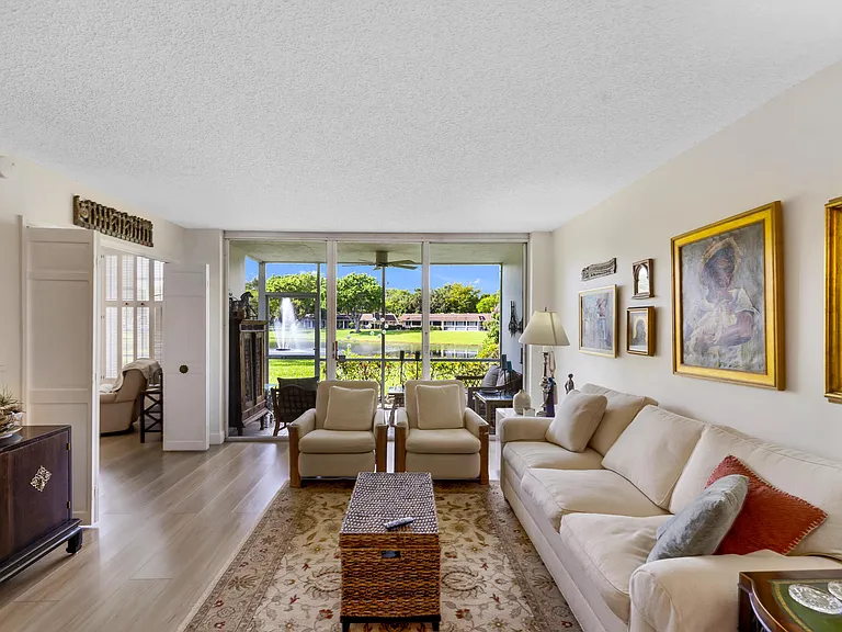 3621 Oaks Clubhouse Dr #104 — Photo 12