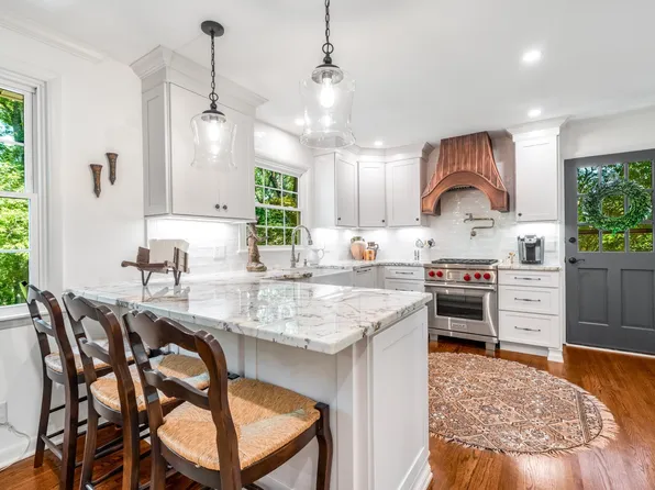 518 Woodhurst Dr, Nashville, TN 37220