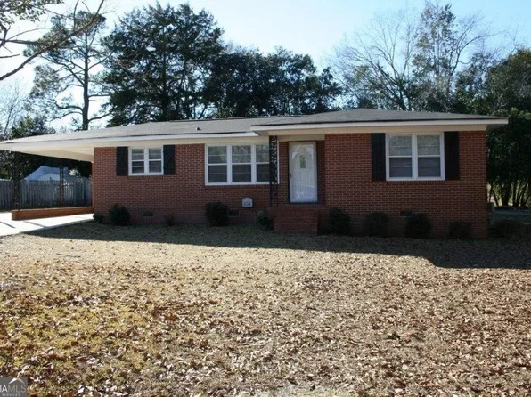 34 Lee St, Hawkinsville, GA 31036