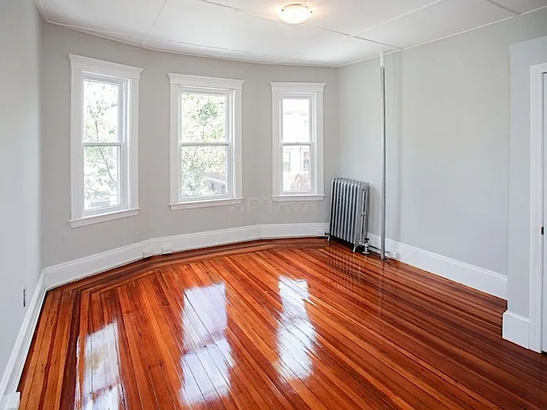 42 William St #2 — Photo 15