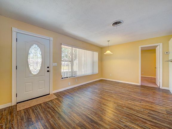 5th image of 1002 Barclay Dr