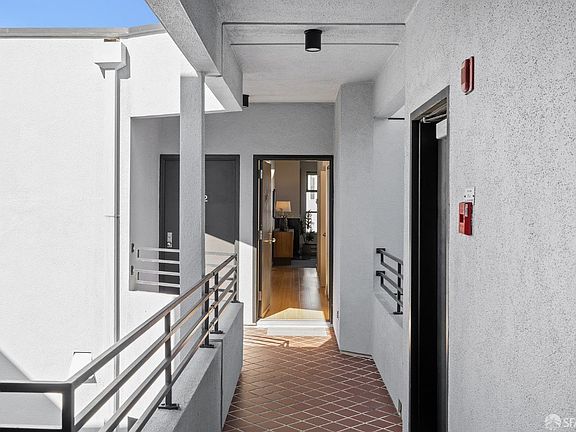 2nd image of 1425 Vallejo St APT 301