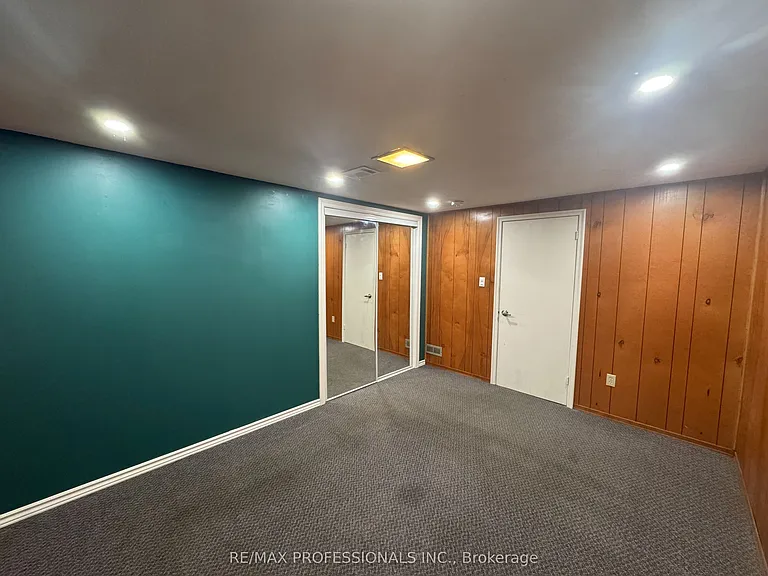 102 Paulart Dr #BASEMENT — Photo 18