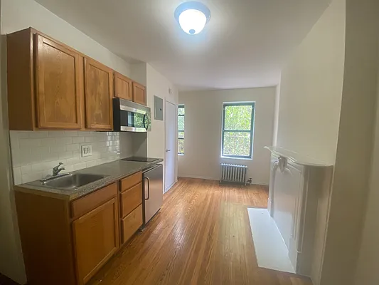 Rented by City Connections Realty | media 8