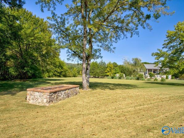 355 Forrest Hills Dr, Brownsboro, AL 35741