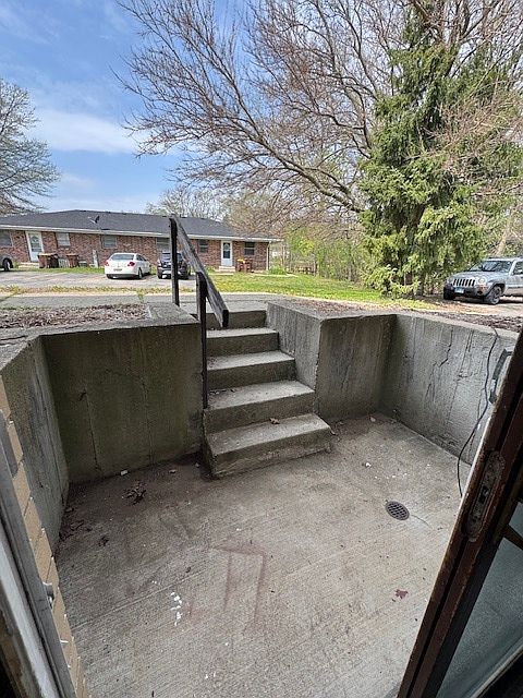 1st image of 4440 Carthage Dr