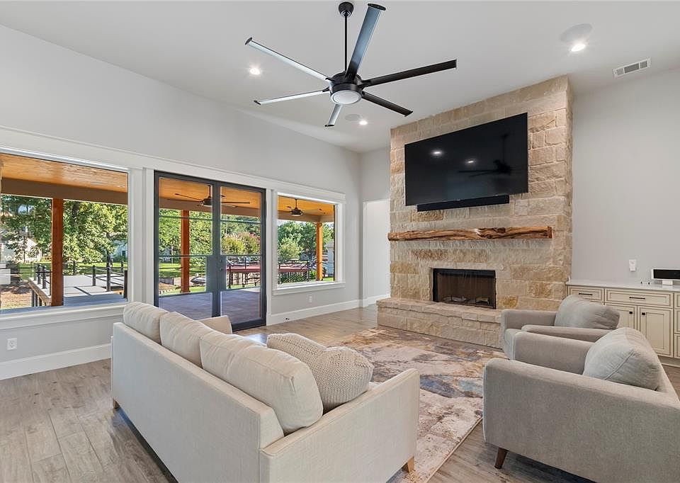 1st image of 154 Guadalupe Dr