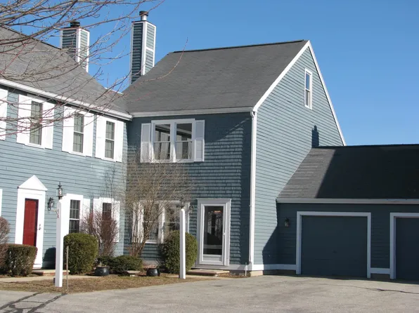 19 Whittier Meadows Dr, Amesbury, MA 01913