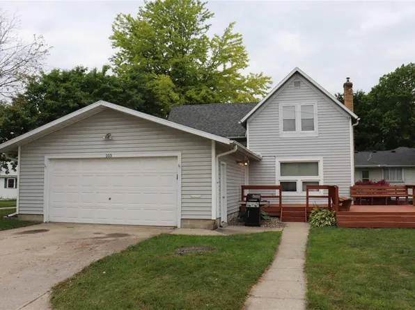 103 Monroe St, Decorah, IA 52101