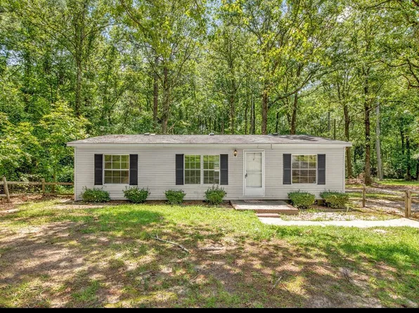 354 Rainey Dr, Spring Lake, NC 28390