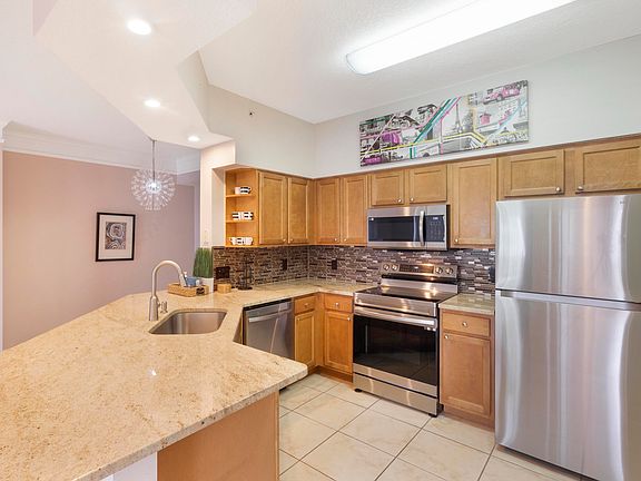 5th image of 9309 Myrtlewood Cir W #9309
