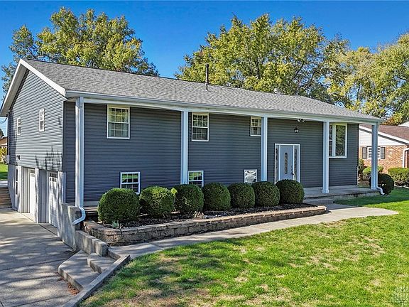 3rd image of 3811 Greenbriar Dr