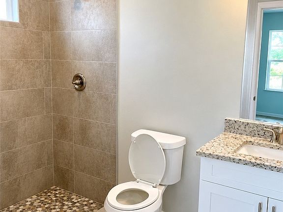 4th image of 5352/5354 30th St SW