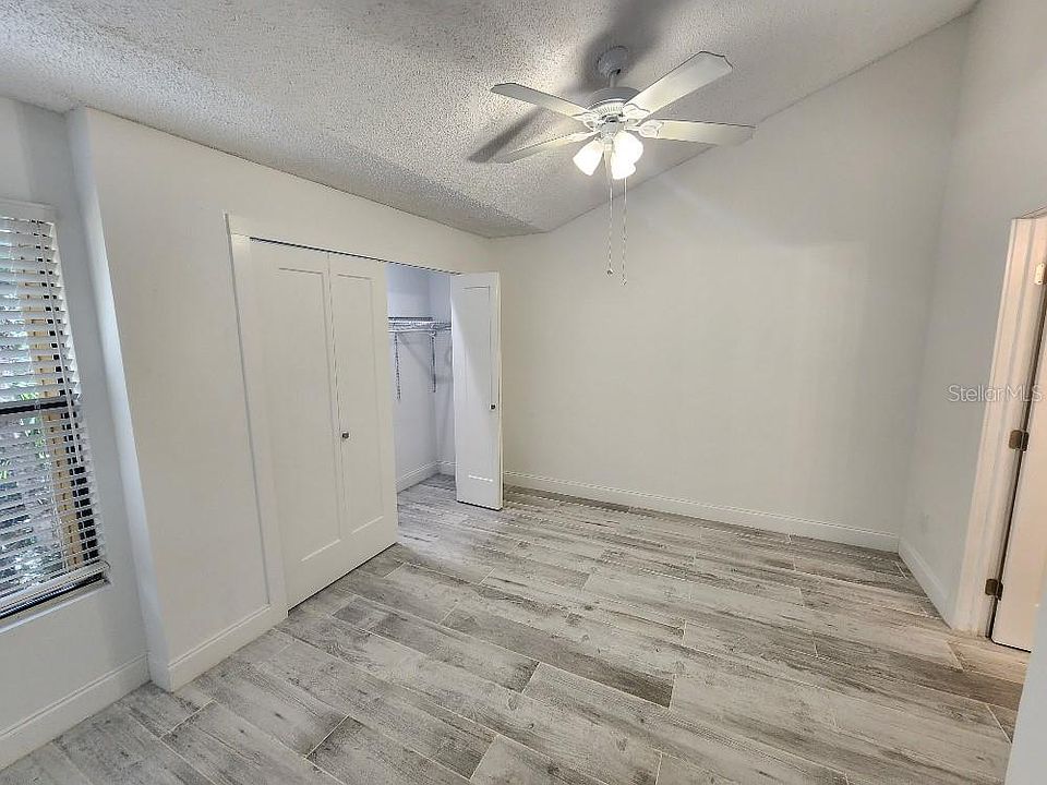 1st image of 627 Glendevon Dr #627