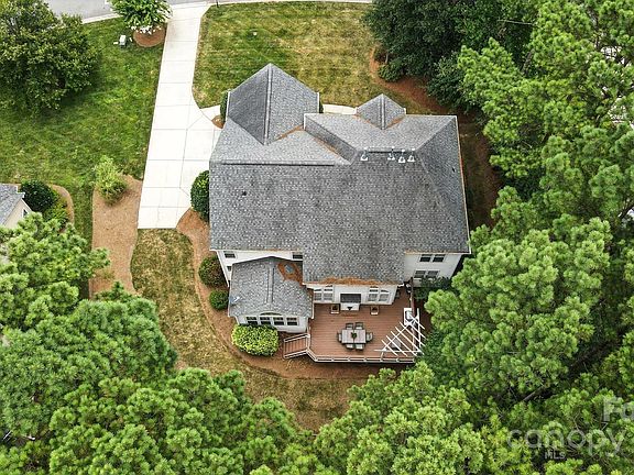 4th image of 205 Beech Bluff Dr