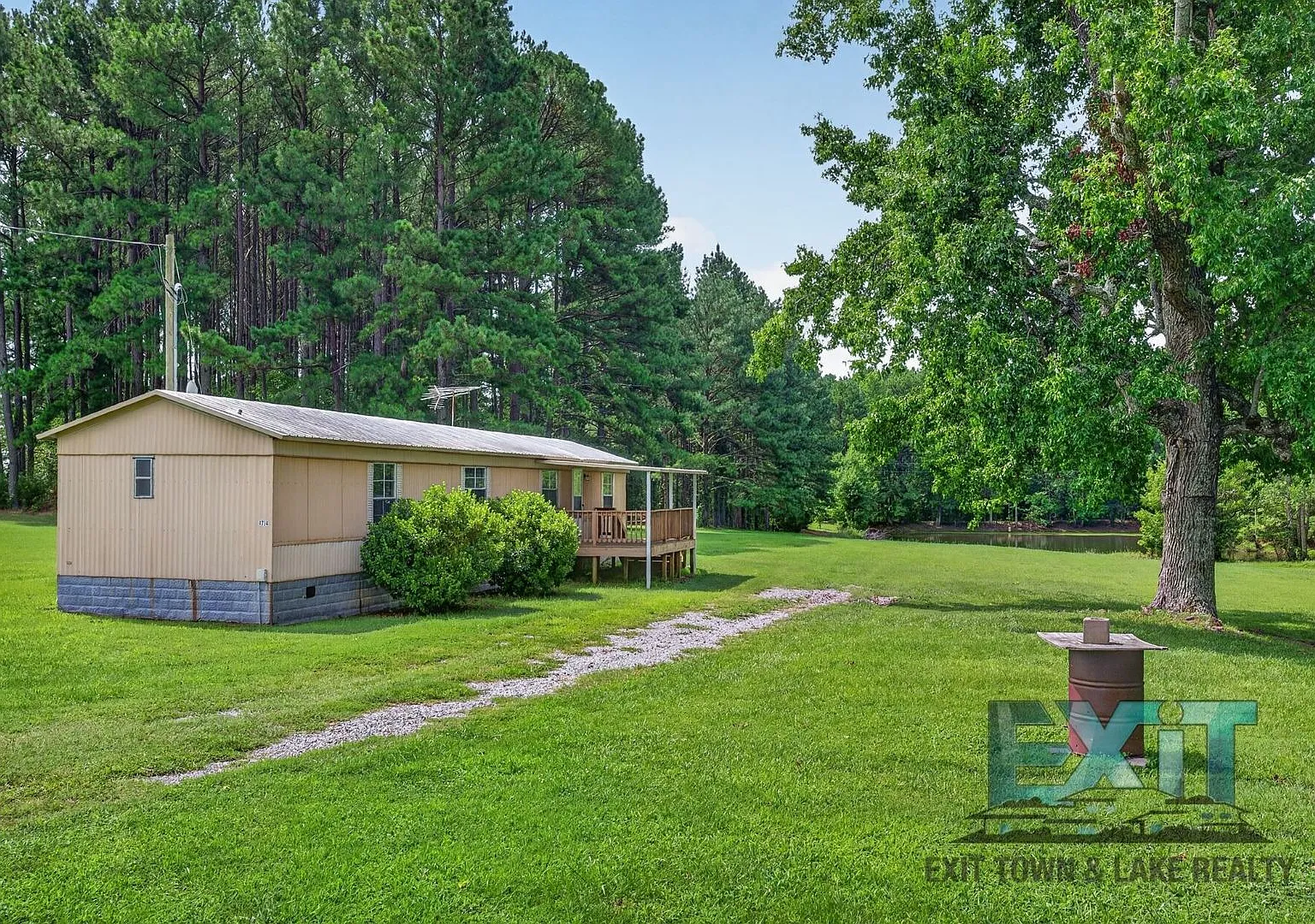Peaceful Country Living in Gasburg, VA! — Photo 3