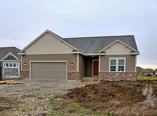 810 River Ridge Dr, Waterford, WI 53185