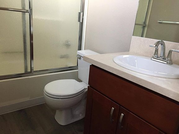 5th image of 1915 Vassar St APT 211