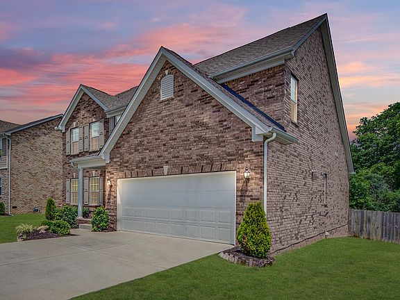 4th image of 423 Goodman Dr