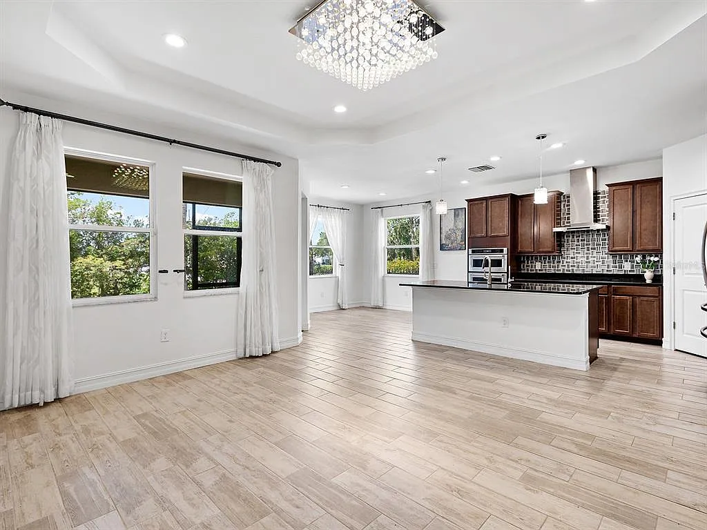 4 bed, 3.0 bath, 2370 sqft, $3,295 — Photo 2