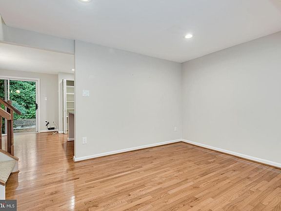 5th image of 6804 Montivideo Square Ct
