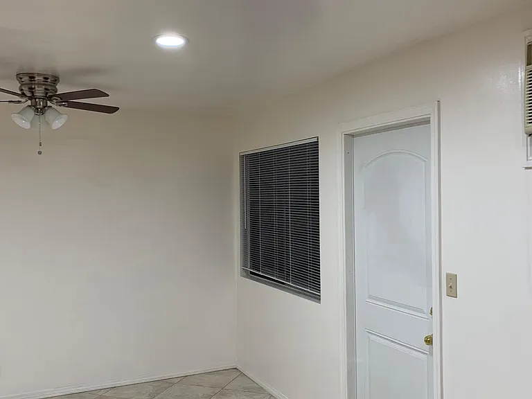 12737 Barlin Ave — Photo 3