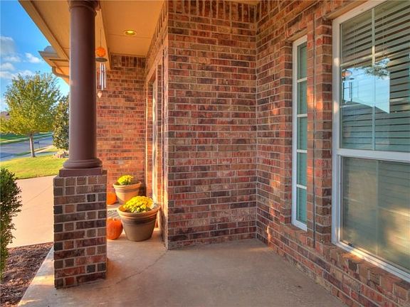 2nd image of 15816 San Nicolas Dr
