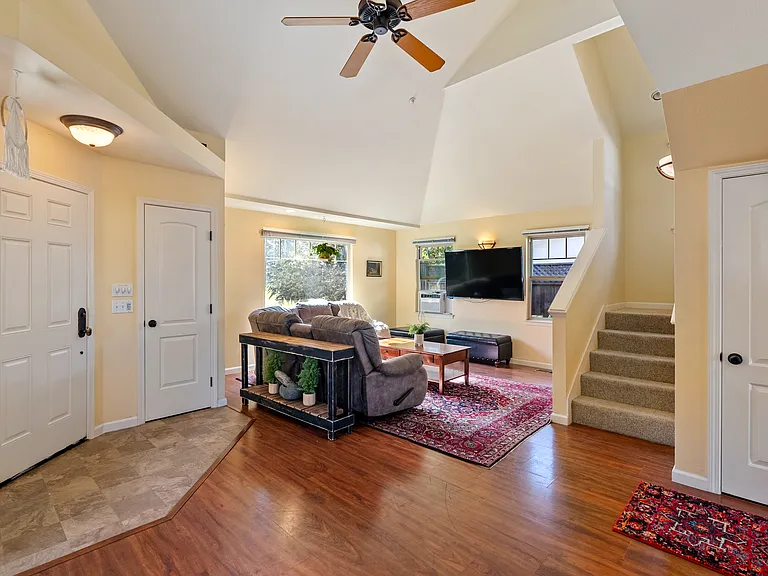 1310 Peach St — Photo 24
