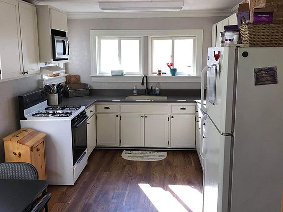 5th image of 410 E Washington St