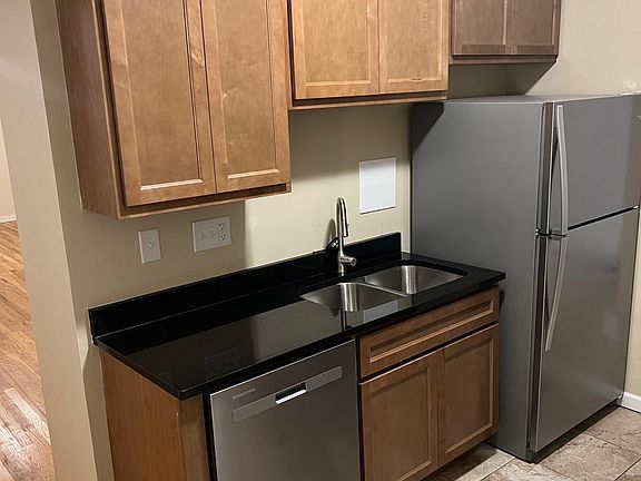 2nd image of 6902 Waldemar Ave