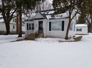 1512 N Freund Ave, McHenry, IL 60050