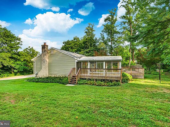3rd image of 2602 Pheasant Run Ln