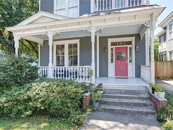 2nd image of 19 E 39th Street
