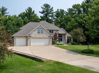 1830 Whitewater Cv, Plover, WI 54467