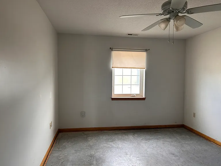 593 N 220th Rd — Photo 26