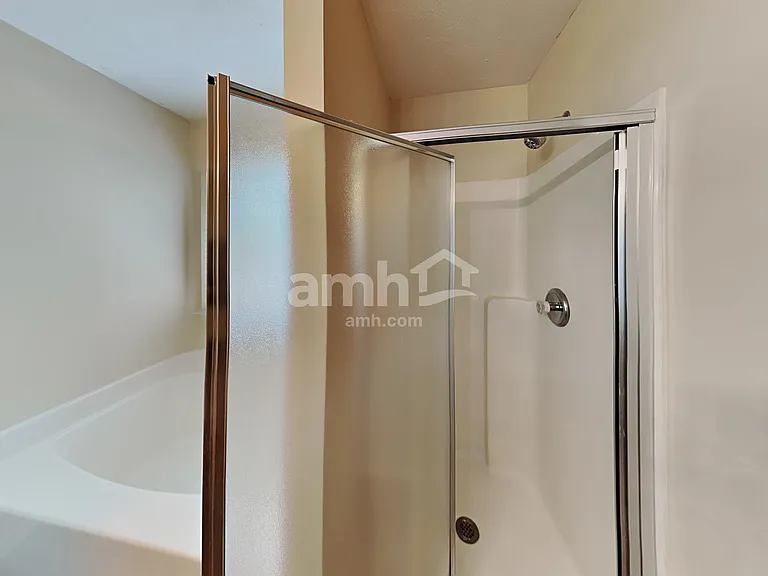 7114 Hillcrest Chase Dr — Photo 11