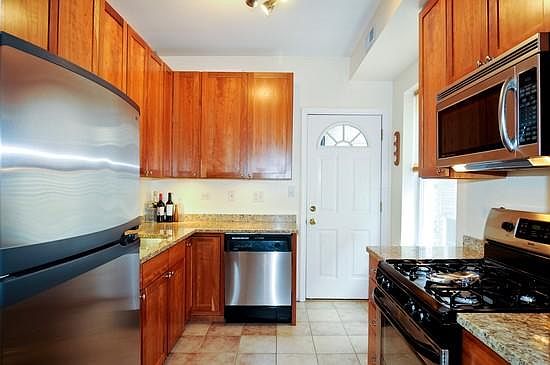 5th image of 1518 W Schreiber Ave APT 3