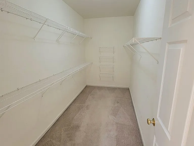 225 Lockmeade Way — Photo 15