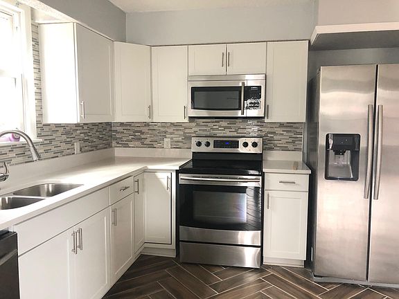 4th image of 3001 Goodwin Dr