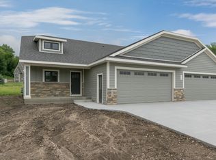 2481 Hadley Hills Dr NE, Rochester, MN 55906
