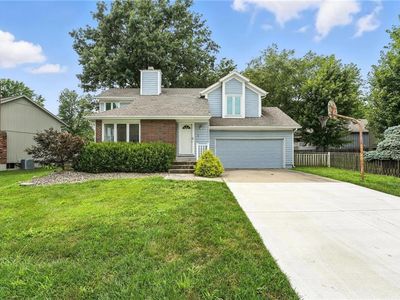 520 SE Country Ln, Lees Summit, MO, 64063