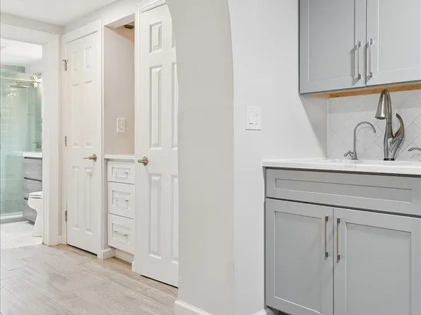 221 Terrace Avenue image 15 of 37