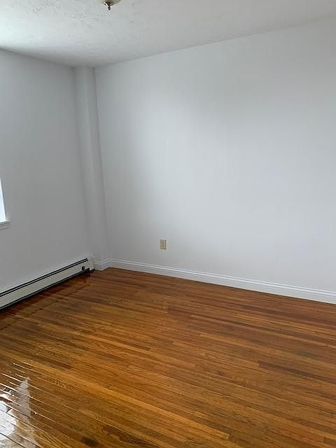 2nd image of 1410 Locust St APT 4