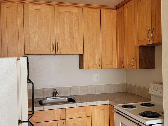 4th image of 235 19th Ave APT 1