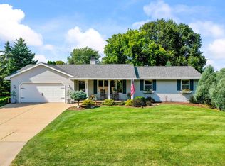 3335 Iris Ct, Green Bay, WI 54311