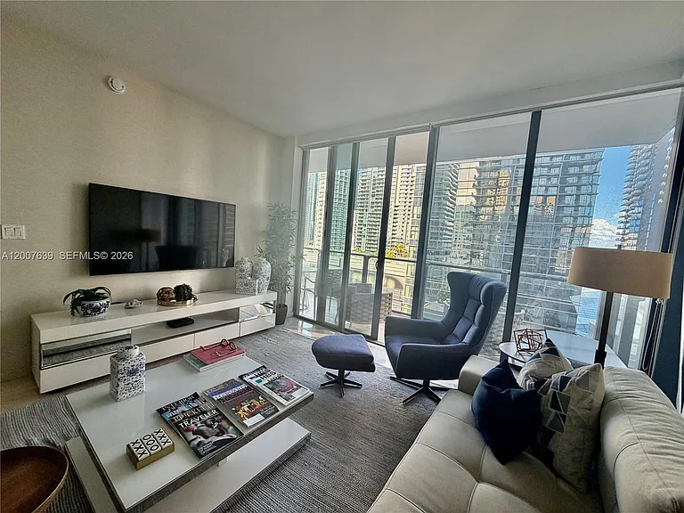 88 SW 7th St #1109 — Photo 9