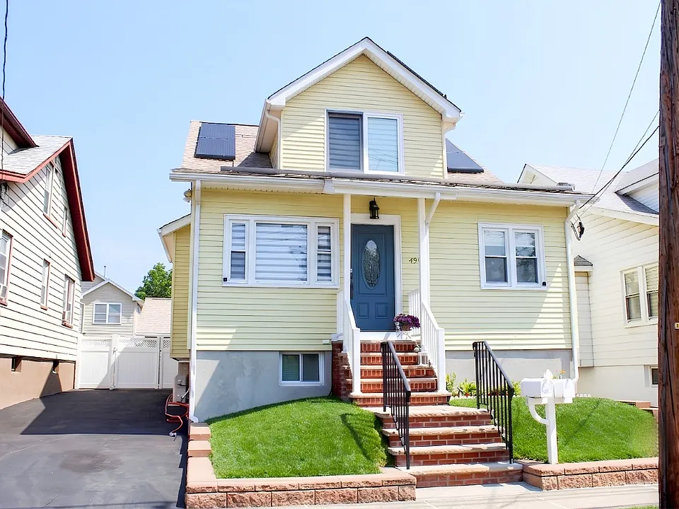 499 Victor St #2