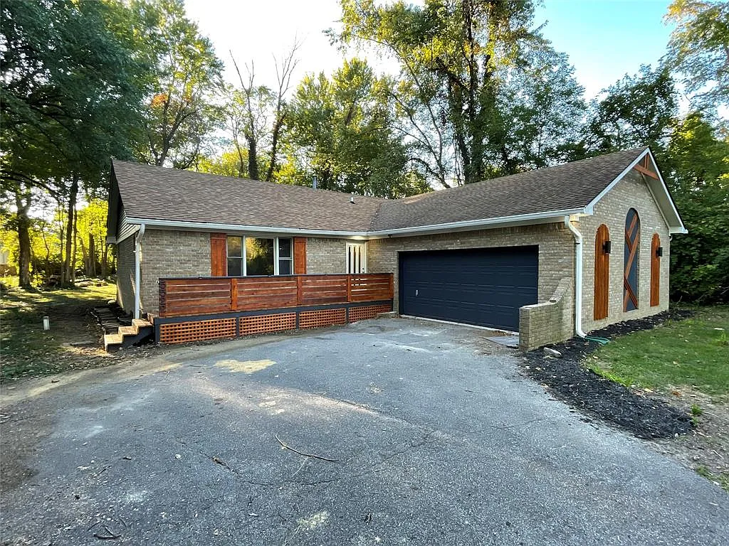 5522 Kessler Boulevard North Dr photo 1