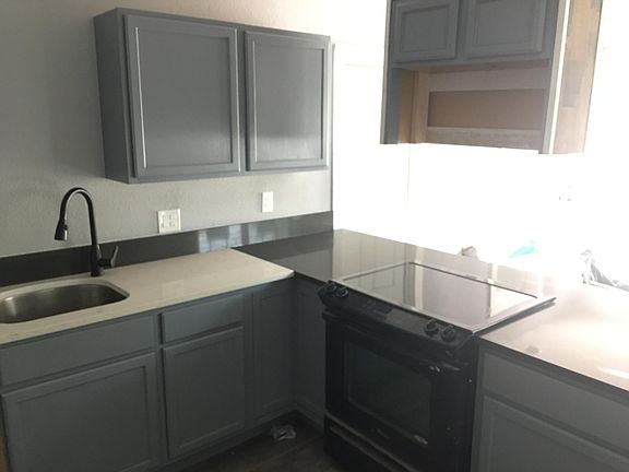 2nd image of 2215 Garden Dr